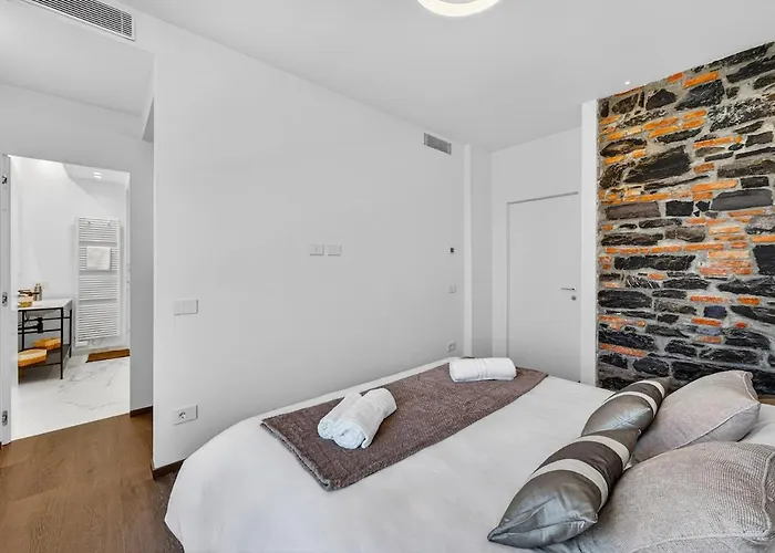 Brunate - Porta Torre-centro Storico