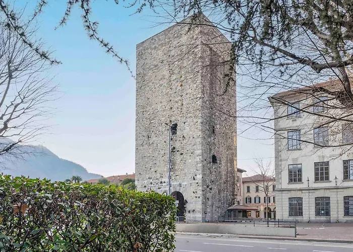 Brunate - Porta Torre-centro Storico